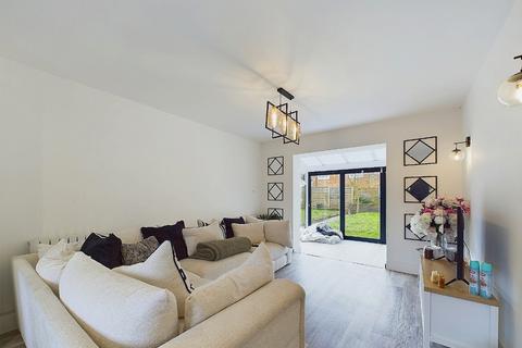 14 Almond Way, Bromley, BR2 8DR