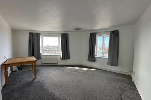 2 bedroom flat for sale, Embassy Court, Southsea