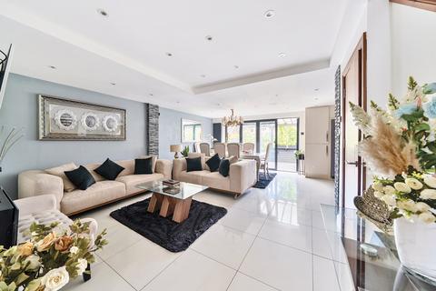 6 South Close, West Drayton, UB7 9LS