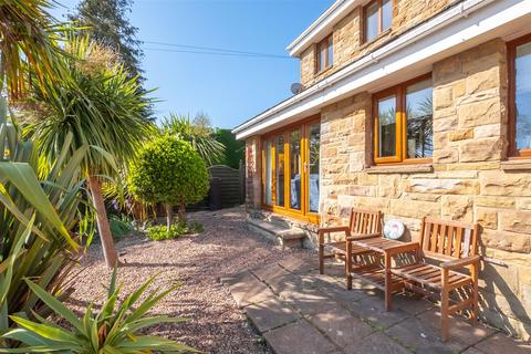 11 Vine Close, Clifton, Brighouse, HD6 4JS