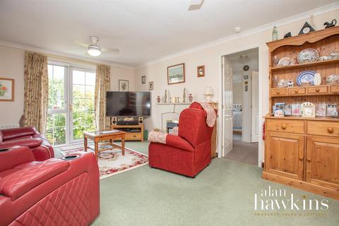 2 bedroom park home for sale, Lillybrook Estate, Lyneham