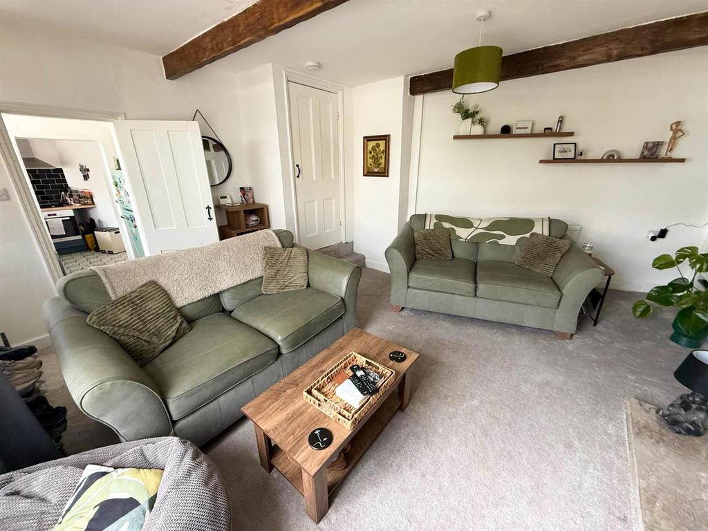 Two bedroom end terrace in Steeton (2).jpg
