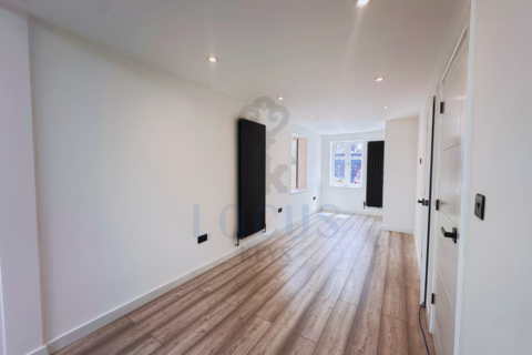 undefined, Northumberland Crescent, Feltham TW14