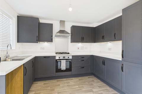 3 bedroom semi-detached house for sale, Flint Avenue, Havant PO9