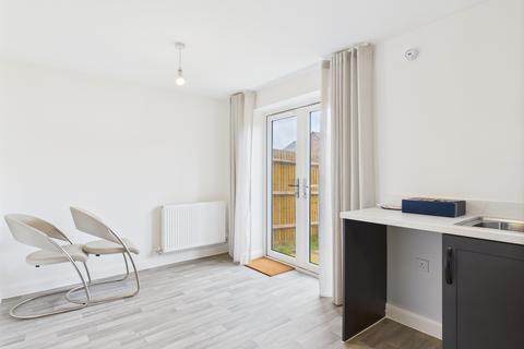 3 bedroom semi-detached house for sale, Flint Avenue, Havant PO9