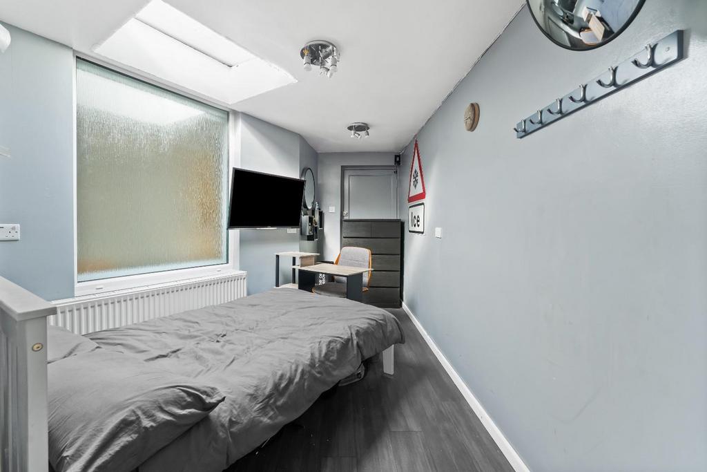 138 Claverham Road BS49 4 LQ 15.jpg