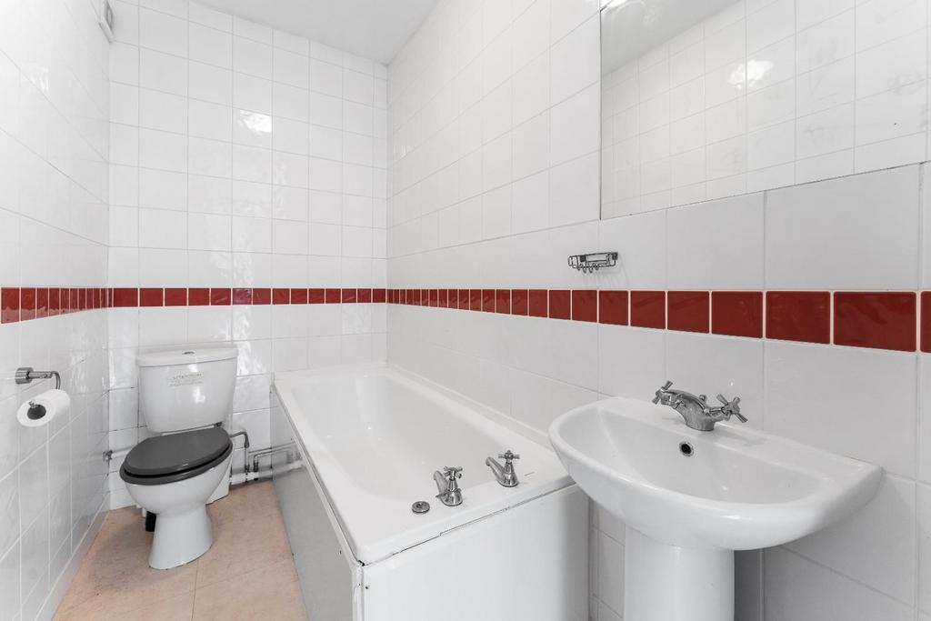 138 Claverham Road BS49 4 LQ 34.jpg