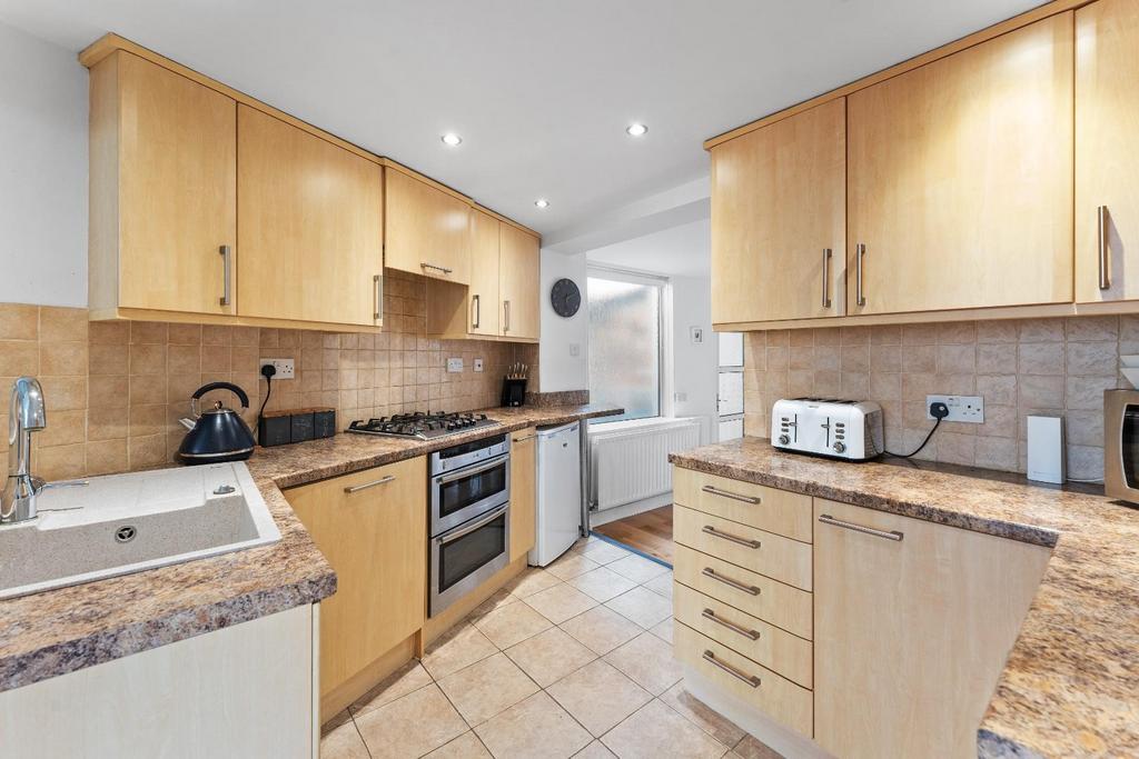 138 Claverham Road BS49 4 LQ 39.jpg