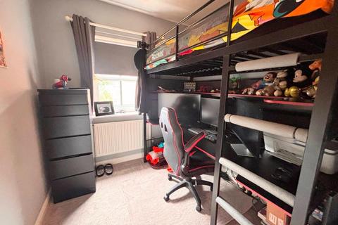 15 The Oaks, Northampton, NN4 5AW