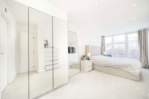 31 Isaac Way, London, SE1 1EE