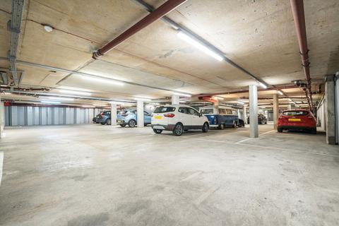 31 Isaac Way, London, SE1 1EE