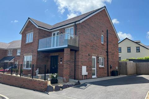 4 bedroom detached house for sale, Clos Clement, Five Road, Llanelli, SA15