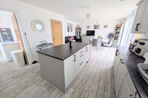 4 bedroom detached house for sale, Clos Clement, Five Road, Llanelli, SA15