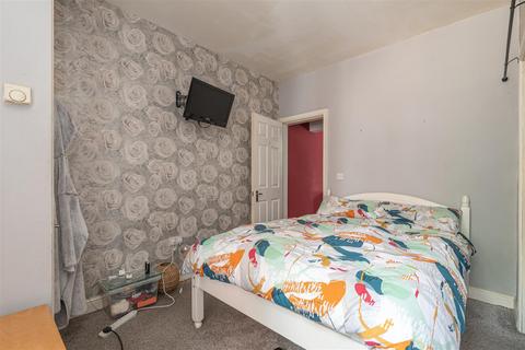 59 Bridge End, Brighouse, HD6 3DN