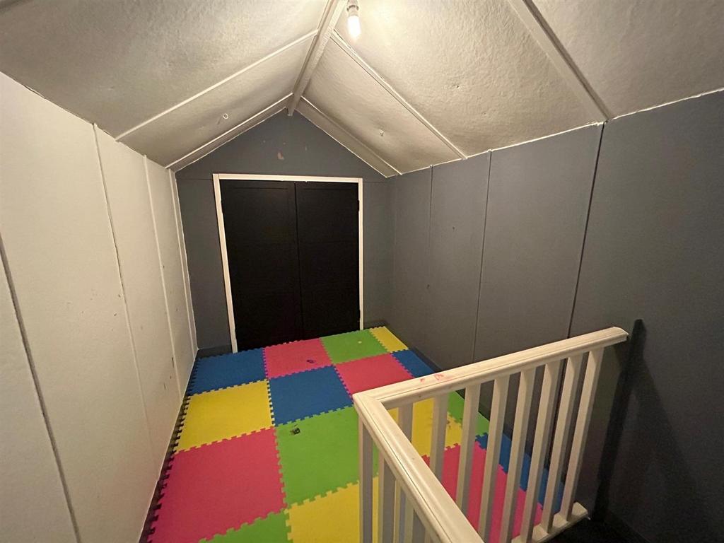 Loft room.jpg