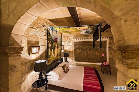 2 bedroom townhouse, Birgu, Malta