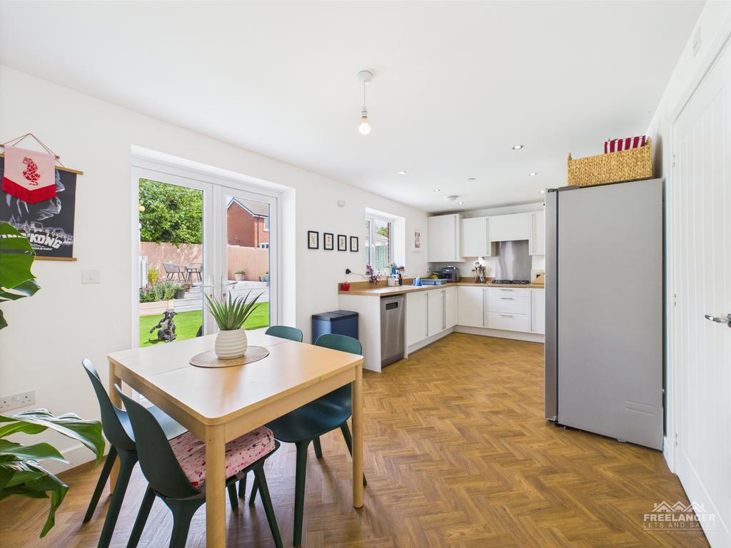Kitchen diner