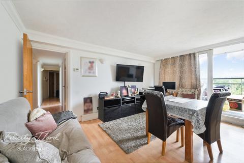 3 bedroom apartment for sale, Master Gunner Place, LONDON