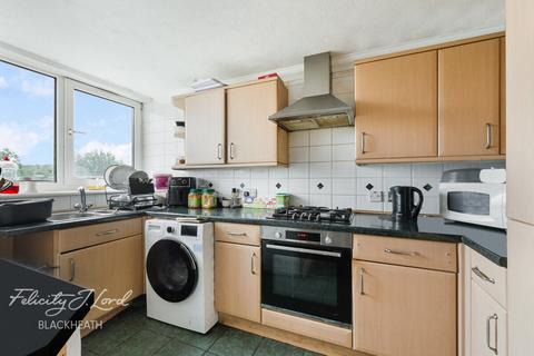 3 bedroom apartment for sale, Master Gunner Place, LONDON