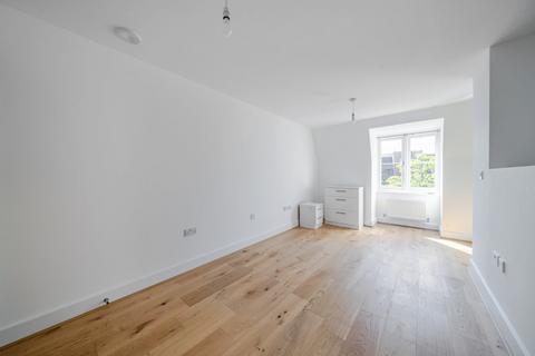 3 bedroom terraced house for sale, Hepdon Mews, Tooting, London, SW17