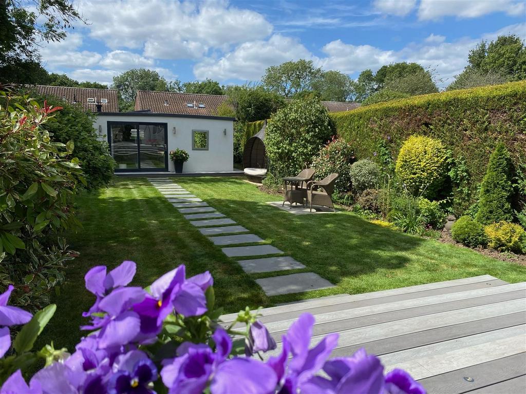 Garden 1.jpg