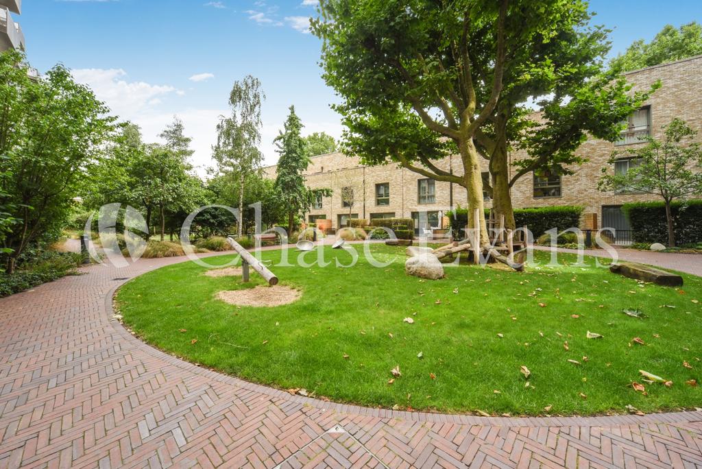Elephant Park, Eleph