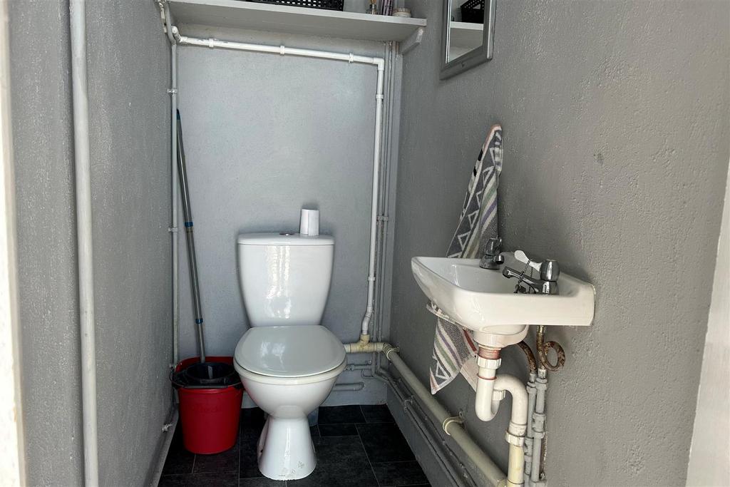 WC.jpg