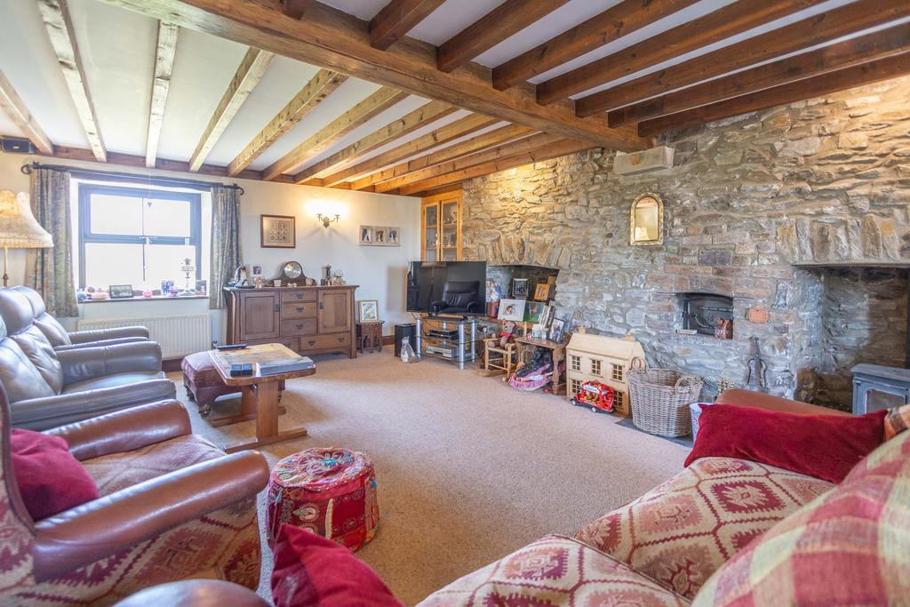 Living room (third image)