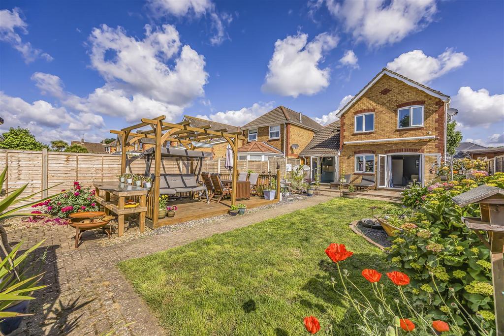 1 Sunnyfields, Central Road, Drayton-Portico Market