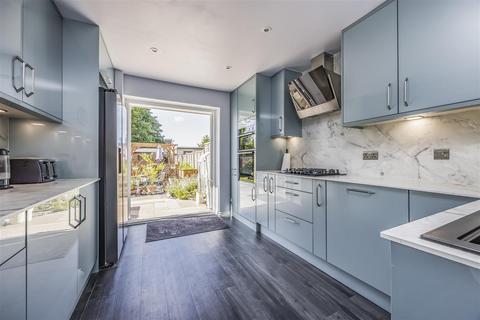 1, Sunnyfields Central Road, Portsmouth, PO6 1QQ