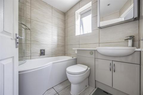 1, Sunnyfields Central Road, Portsmouth, PO6 1QQ