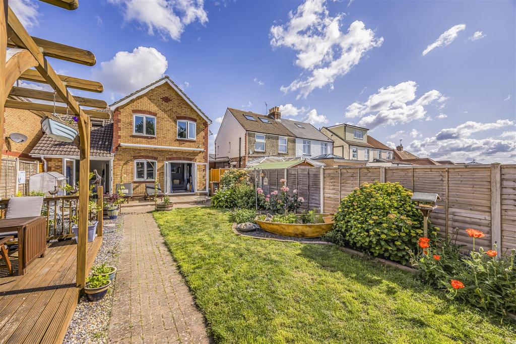 1 Sunnyfields, Central Road, Drayton-Portico Market