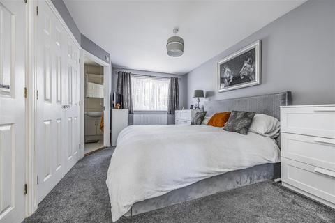 1, Sunnyfields Central Road, Portsmouth, PO6 1QQ