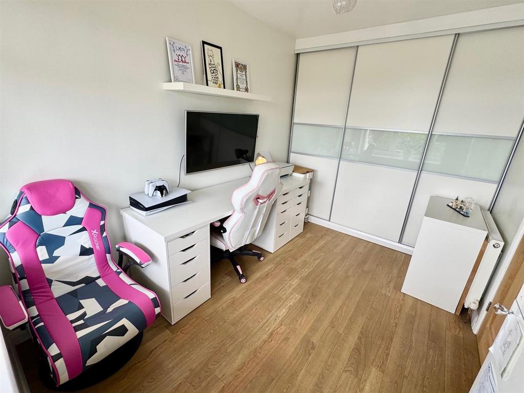 Bedroom 4.jpg