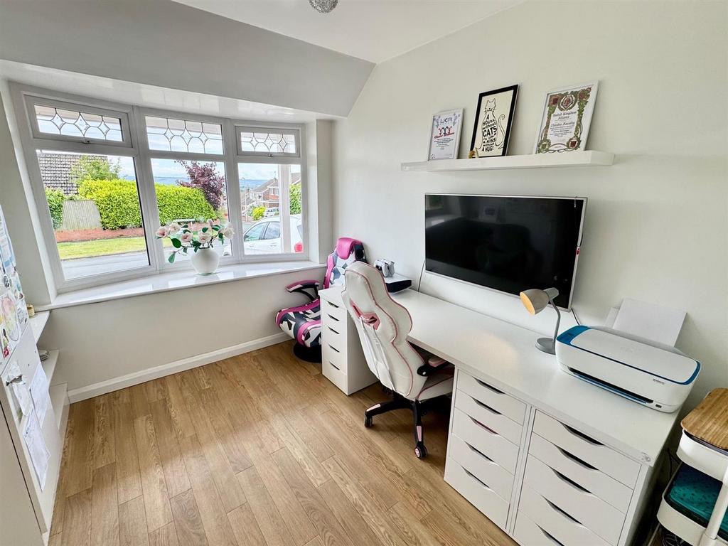 Bedroom 4b.jpg