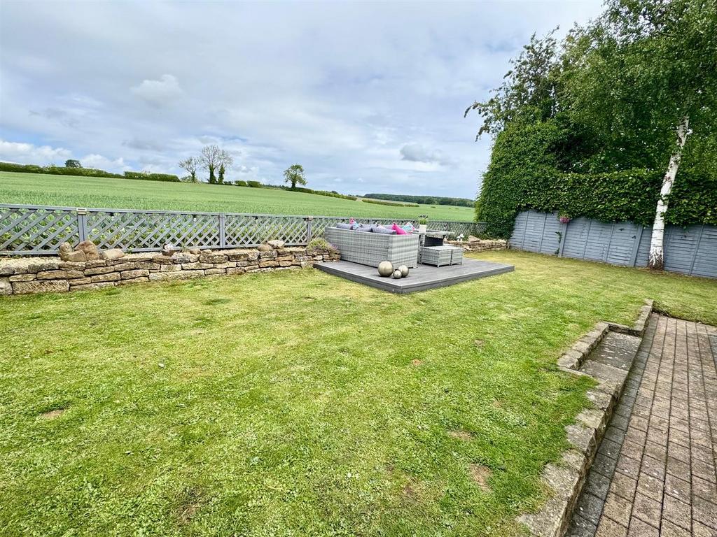 Garden 3.jpg
