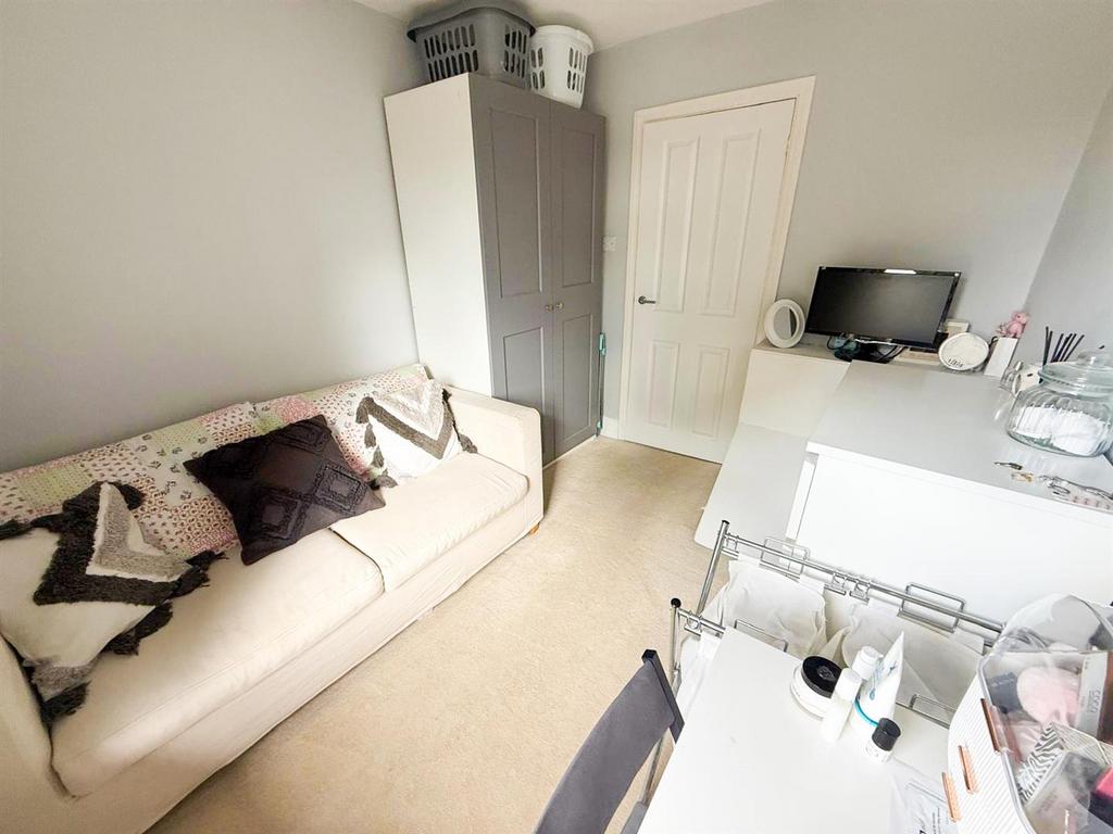 Three Bed Terraced Silsden (7).jpg