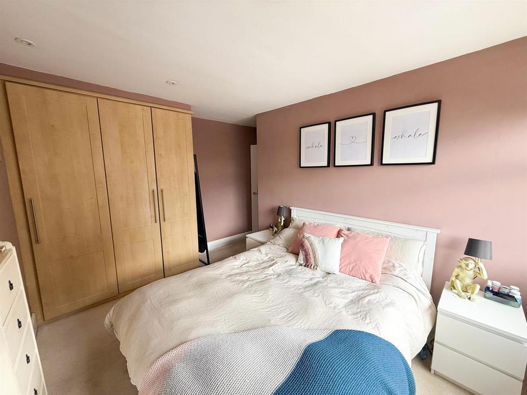 Three Bed Terraced Silsden (13).jpg
