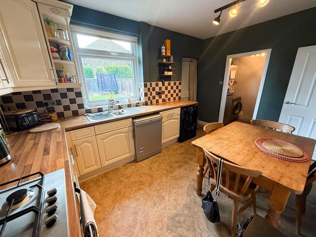 Three Bed Terraced Silsden (23).jpg