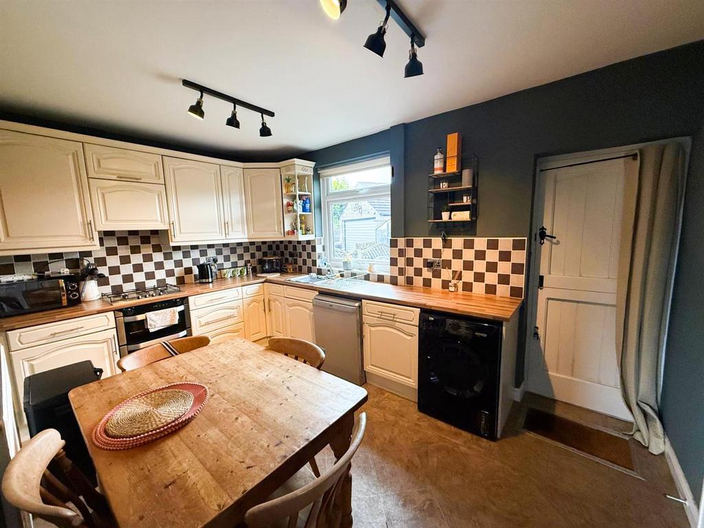 Three Bed Terraced Silsden (29).jpg