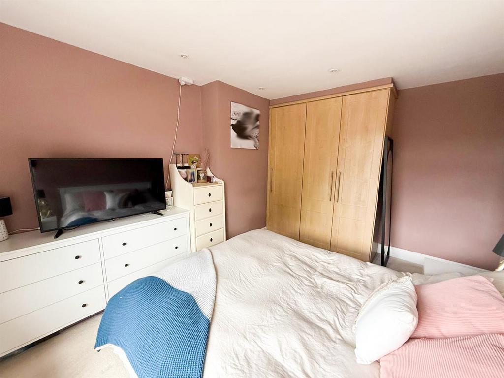 Three Bed Terraced Silsden (11).jpg