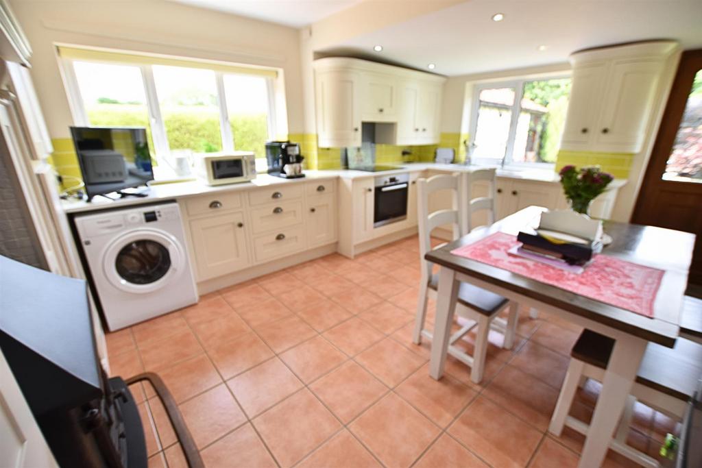 Kitchen diner