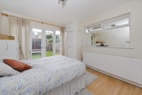 2 bedroom apartment to rent, Kenyon Street, Fulham, London, SW6