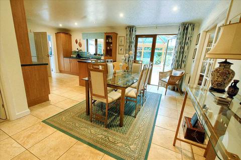 3 bedroom detached bungalow for sale, Rivendell, 7 West Grove Lane, Hundleton