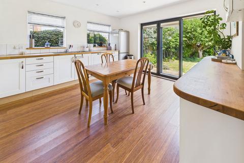 8 Mardyke, Shoreham-by-sea, BN43 5LL