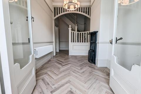32 Crowstone Avenue, Westcliff-on-sea, SS0 8HU