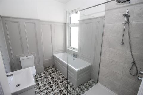 32 Crowstone Avenue, Westcliff-on-sea, SS0 8HU