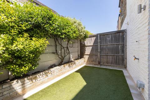 3 bedroom terraced house for sale, Ewald Road, London, SW6.