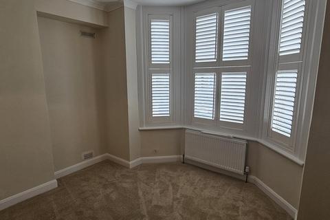 3 bedroom flat for sale, Thornton Heath CR7