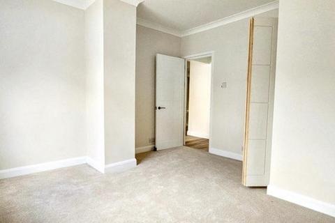 3 bedroom flat for sale, Thornton Heath CR7